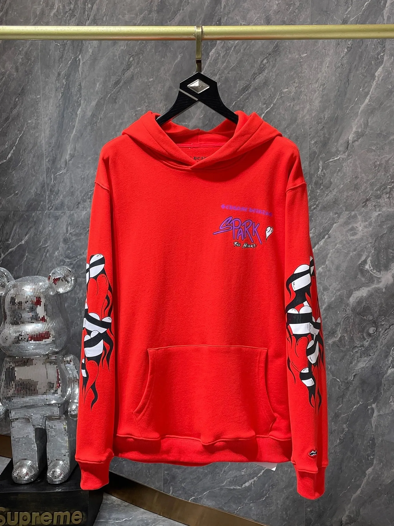 P246 Chrome Hearts Autumn and Winter 2025 simultaneous sale at counters ❤️ Chrome Hearts Mattyboy graffiti flame love limited edition sweatshirt Imported environmentally friendly glue printing and dyeing Improved customized version of 1:1 high-gram weight high-quality fabric Recommended color: Customized red Code numbers: S, M, L, XL.
